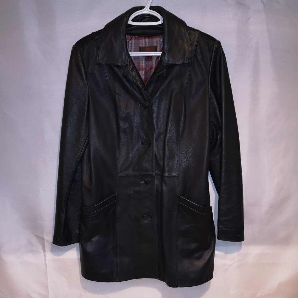 Danier Leather Ladies Size XS Button Closure Black Leather Jacket